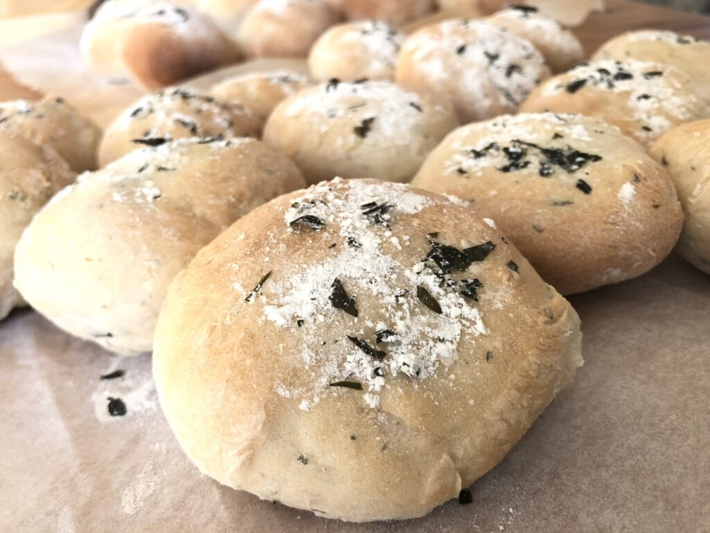 Oppskrift hamburgerbrød-rundstykker med tang eller tare